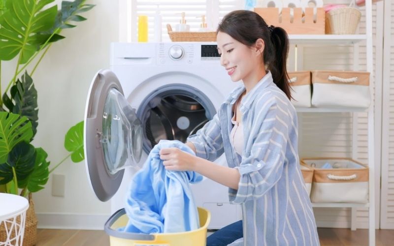 Áo quần luôn mềm mại và thơm ngát nhờ công nghệ hương tuyết hồng hoa đặc trưng của S-BEE